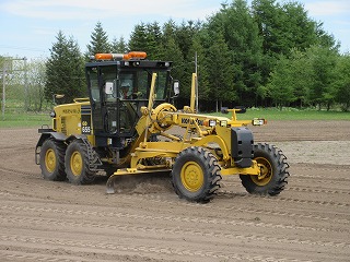 グランド整地①